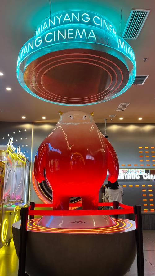 《红楼影院：重温经典红楼梦影视，品味大观园悲欢离合》