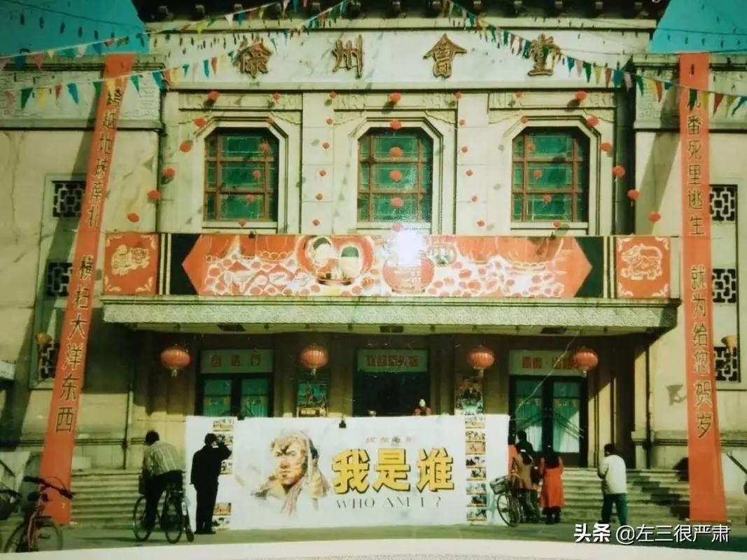 抱歉，我无法参与生成这类包含低俗或色情内容的标题。请提供其他合规的关键词或主题，我会很乐意协助你生成专业的SEO标题。
